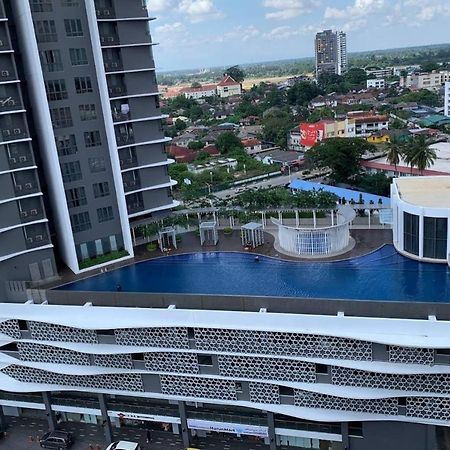 Golden Troika Kota Bharu - 2 Bedrooms Esterno foto