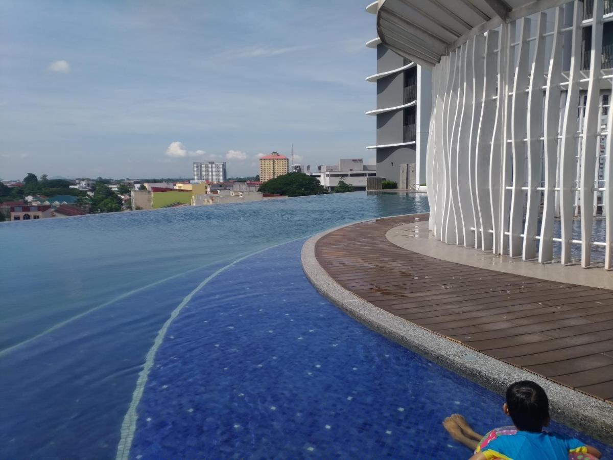 Golden Troika Kota Bharu - 2 Bedrooms Esterno foto